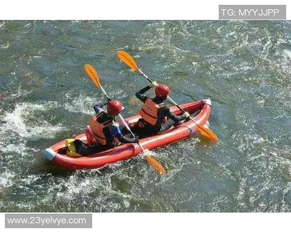 外国足球明星畅游长城感受中华文化魅力与历史底蕴