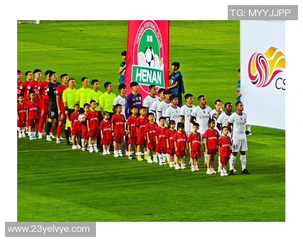 足球明星身边的小助手球童的名字是什么你知道吗